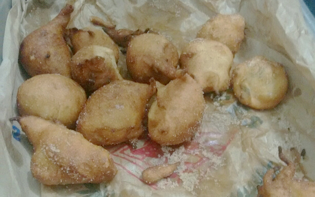 Bolinho de chuva com maçã