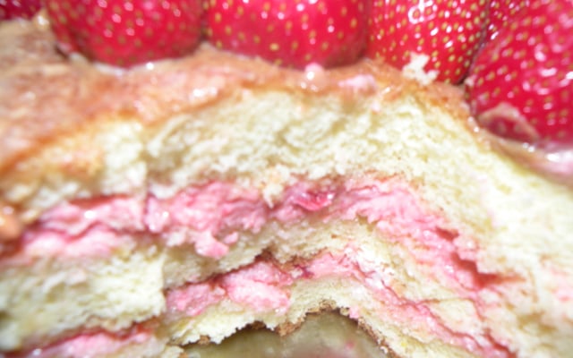 Bolo mousse de morango