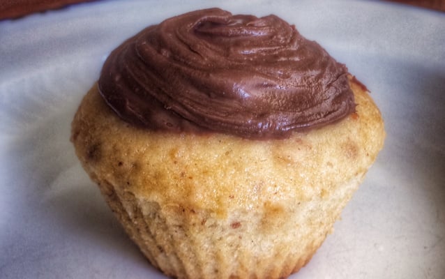 Cupcake de paçoca simples e gostoso