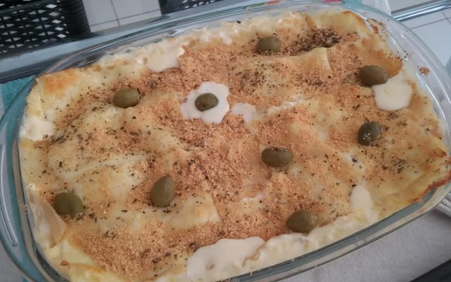 Lasanha 4 queijos ao molho branco
