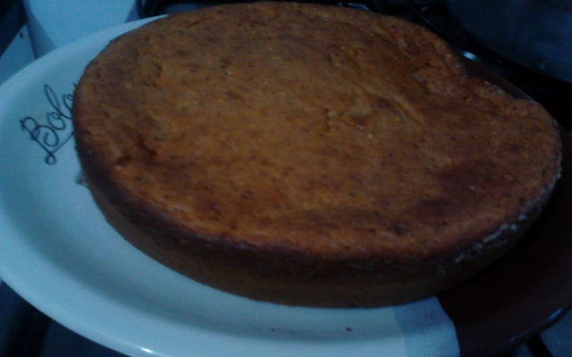 Bolo cremoso e crocante de goiaba