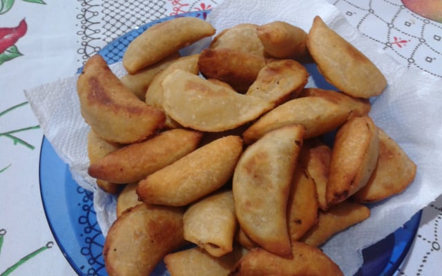 Pastel de massa cozida