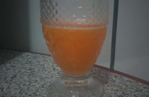 Suco de limão, cenoura e laranja