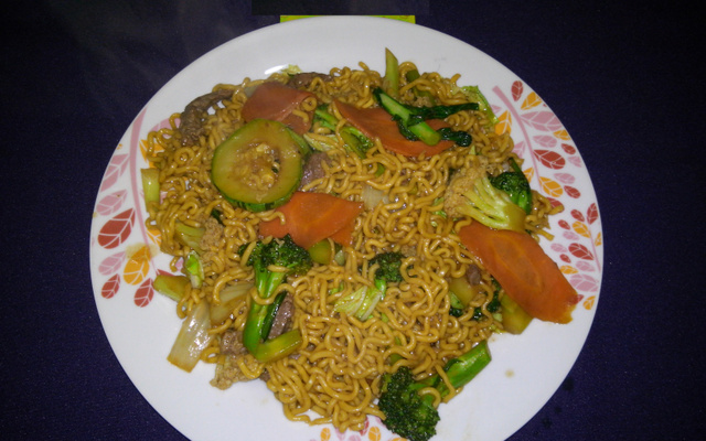 Yakissoba de carne - tradicional