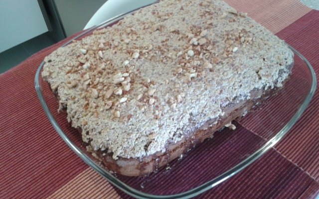 Bolo de amendoim com café