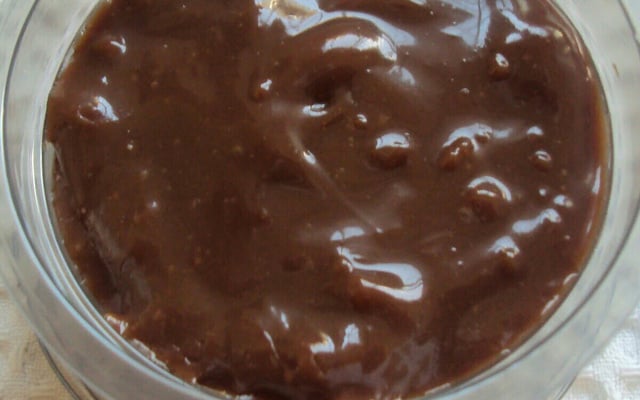 Brigadeiro com biscoito maisena gelado