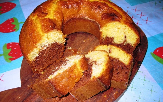 Bolo mesclado