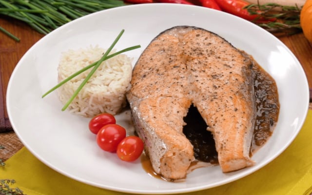 Salmão com molho de maracujá