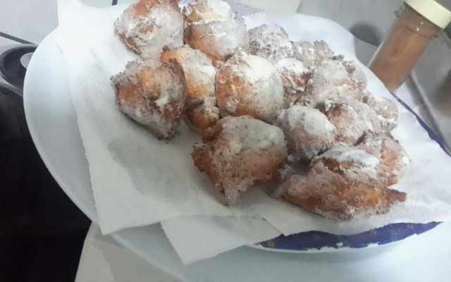 Bolinho de chuva fácil e delicioso