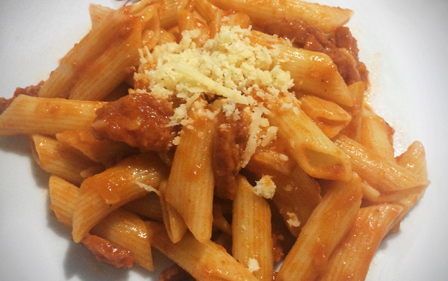 Macarrão com linguiça blumenau