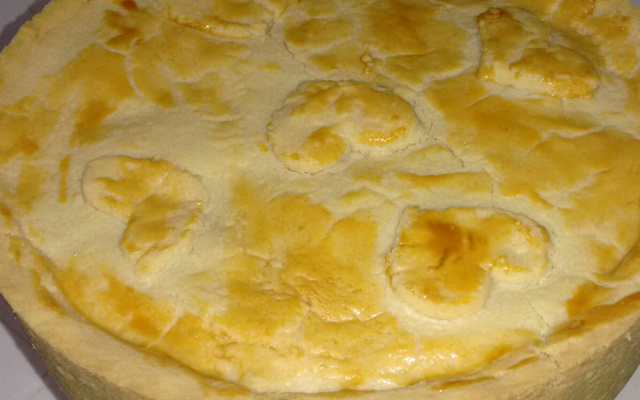 Empadão de frango cremoso