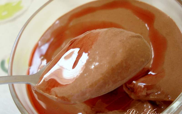 Sorvete ou creme de chocolate ao licor e nozes