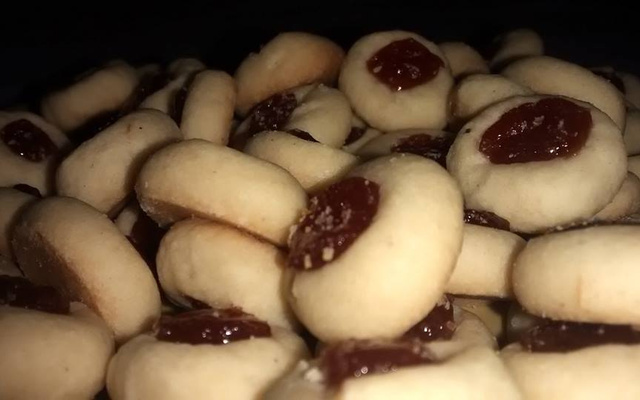 Biscoito de maisena com goiabada