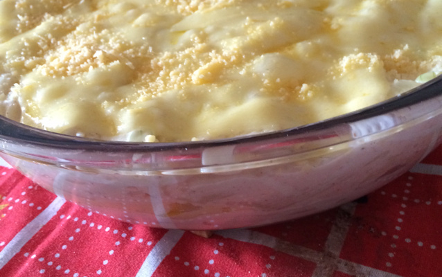 Penne ao molho branco com queijo
