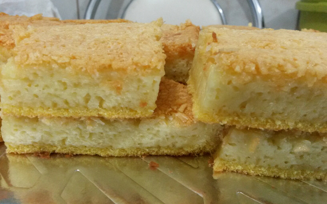 Bolo de fubá cremoso