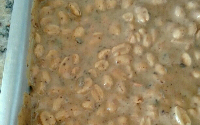 Pé de moleque de leite condensado