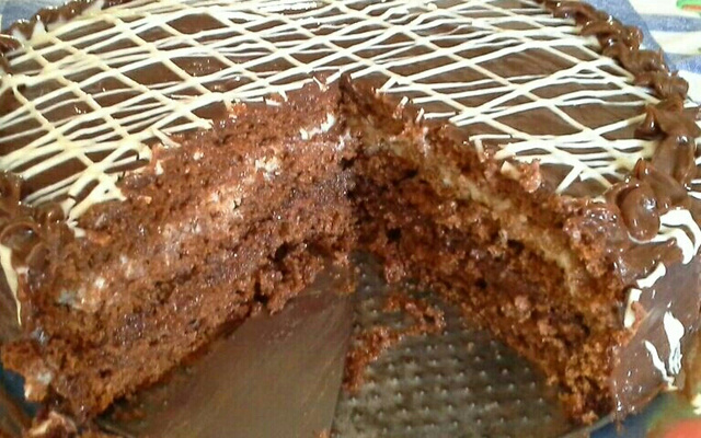 Bolo de iogurte e creme de avelã