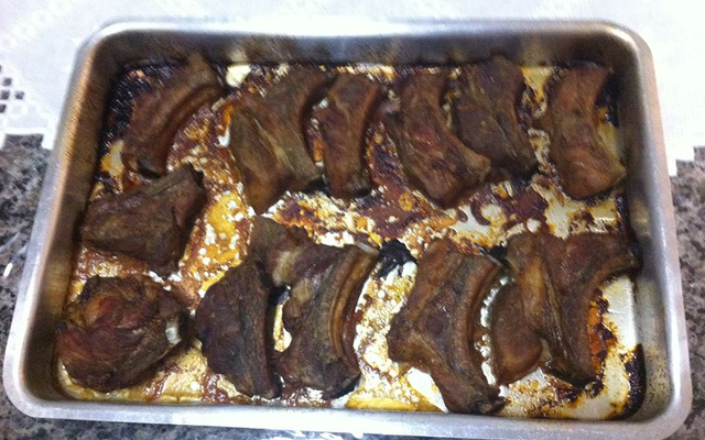 Costelinha de porco assada no forno