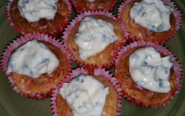 Cupcake salgado de peito de peru e queijo