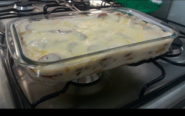 Batata com Linguiça ao molho Branco