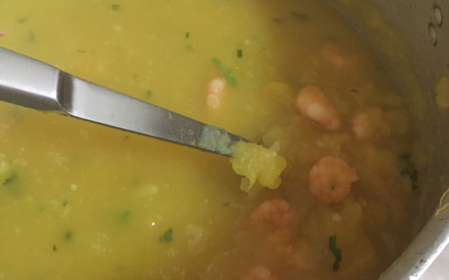 Creme de batata baroa com camarão