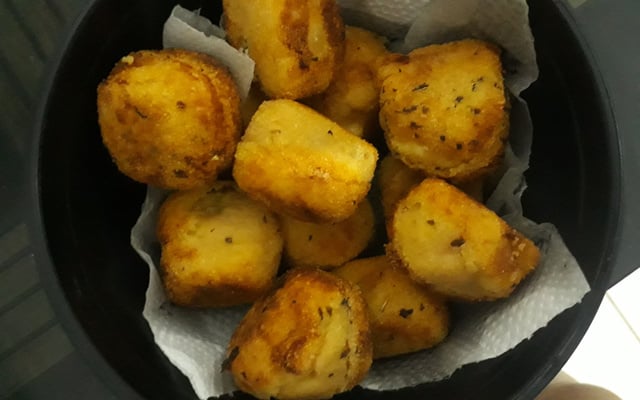 Salgadinho de batata com salsicha