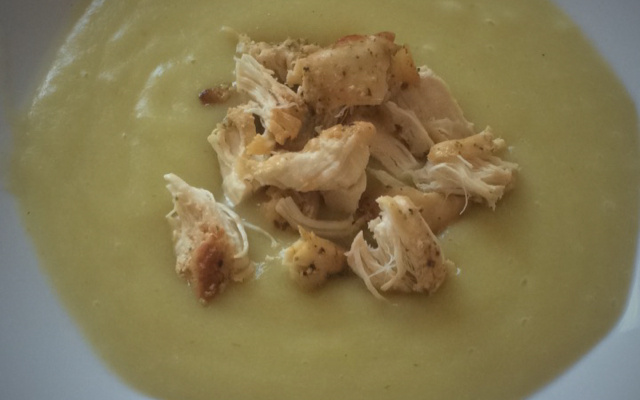 Creme de batata inglesa com alho-poró