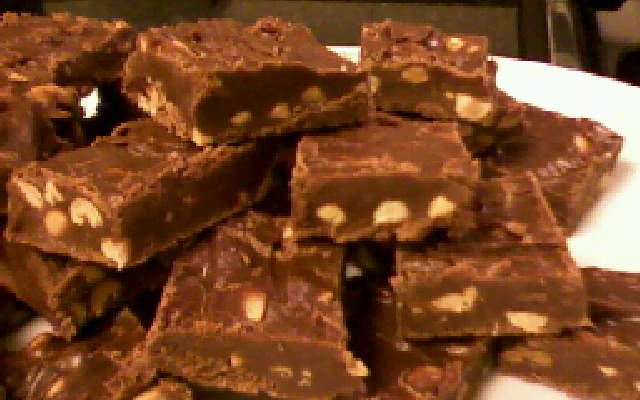 Pé de moleque com chocolate