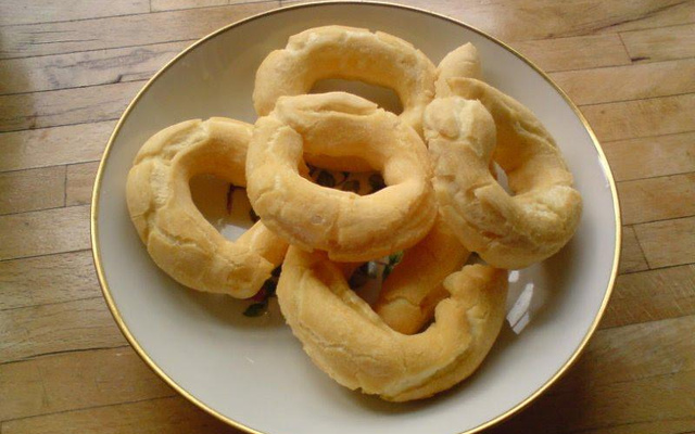 Biscoitos de polvilho fritos