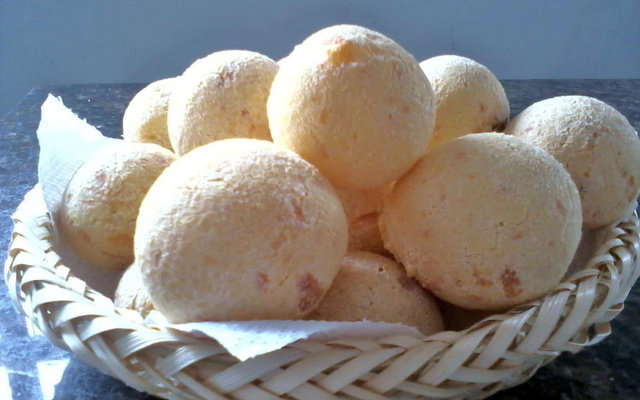 Pão de queijo mineiro