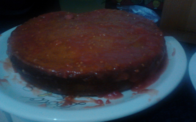 Bolo cremoso e crocante de goiaba