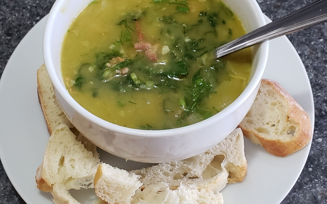 Caldo de ervilha seca