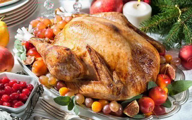 Peru recheado com farofa mista