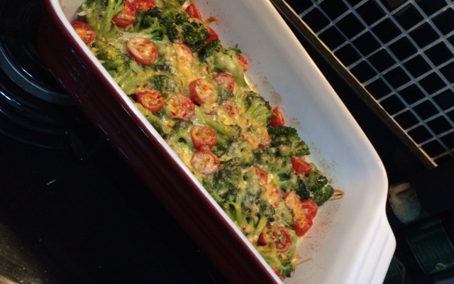 Brócolis à napolitana