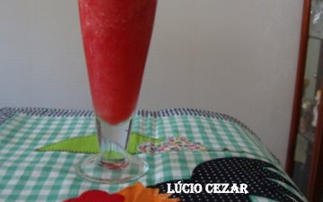 Suco de melancia com banana (Lúcio Cezar )