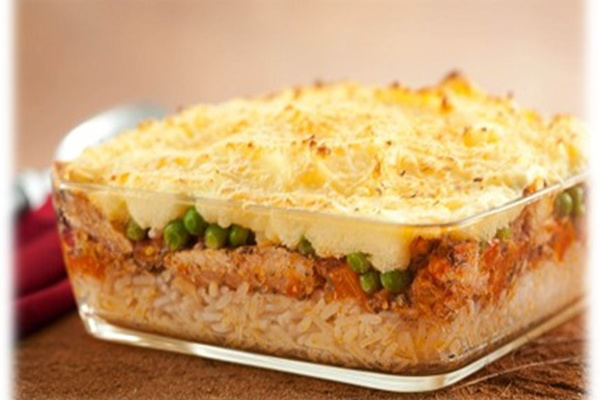 Escondidinho de arroz, mandioca e sardinha