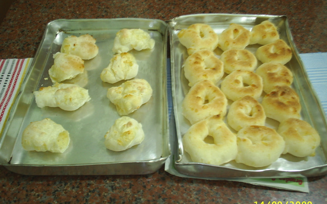 Biscoito de polvilho azedo com queijo