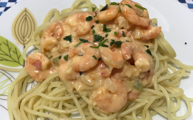 Camarão ao molho de requeijão