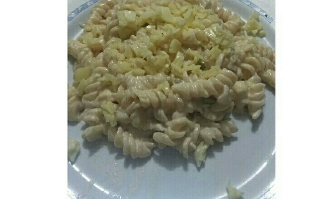 Macarrão ao molho de dois queijos