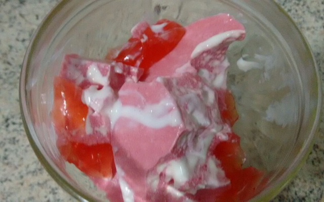 Sobremesa fácil de gelatina