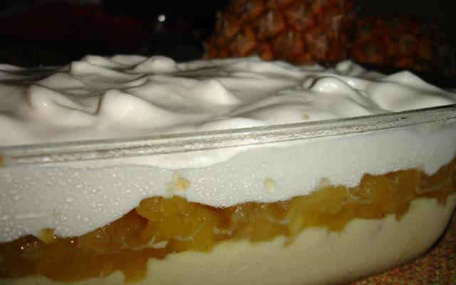 Pavê simples de abacaxi