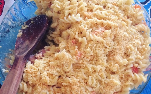 Macarrão ao forno com bacon e mussarela