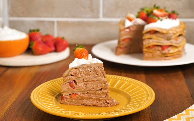 Torta doce com massa de panqueca