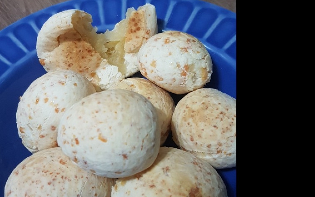Pão de queijo fácil e rápido