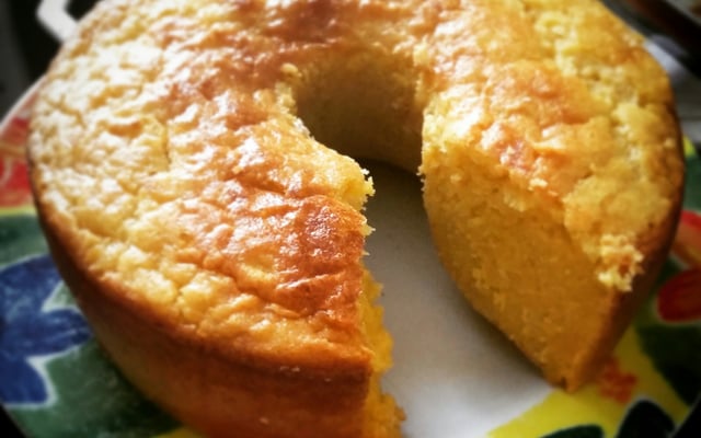 Bolo de milho com queijo