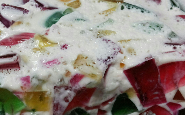 Gelatina colorida com gosto