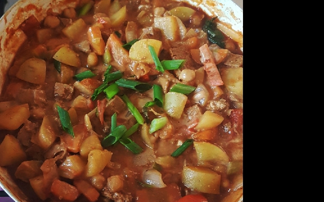 Estrogonofe de legumes e tofu