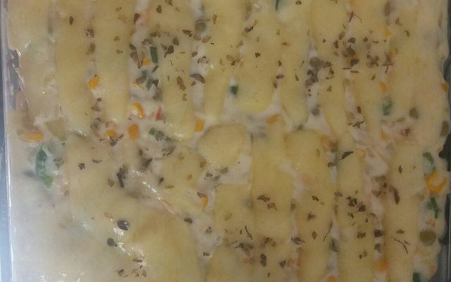 Macarrão com frango e molho branco