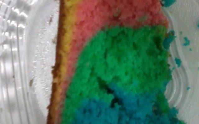 Bolo arco-íris