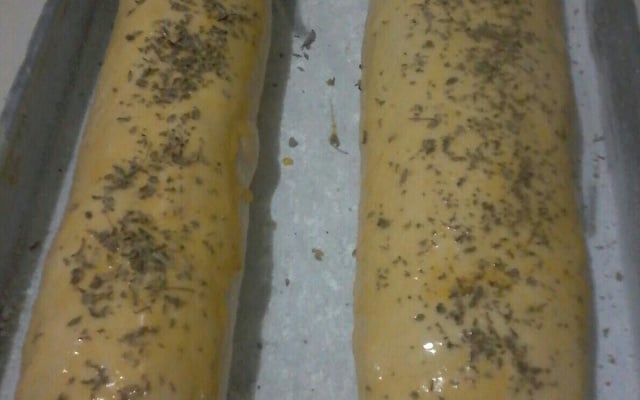 Rocambole de queijo e presunto delicioso